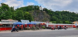 Burg und Zughotel